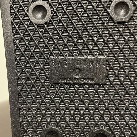 Rae Dunn Black Ivory Be Kind Slides NWT 8 *minor discoloration* - Picture 8 of 10